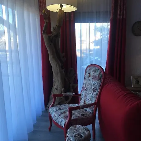 Jonquille Chalet Arpaulia * Laguiole